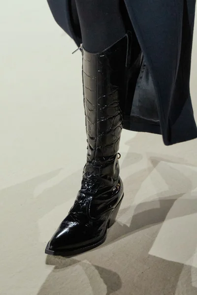 Look 18
